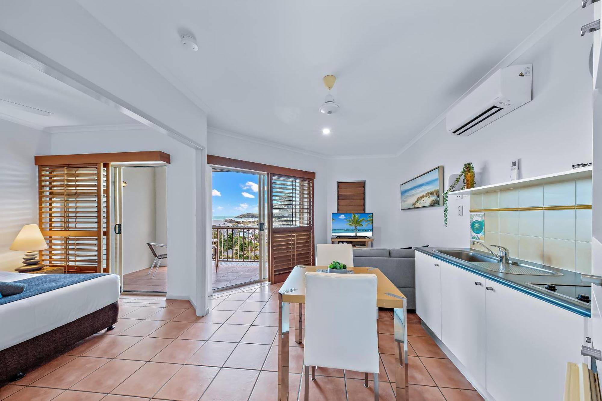 Spa Haven 17B Ocean View Airlie Beach Exterior photo