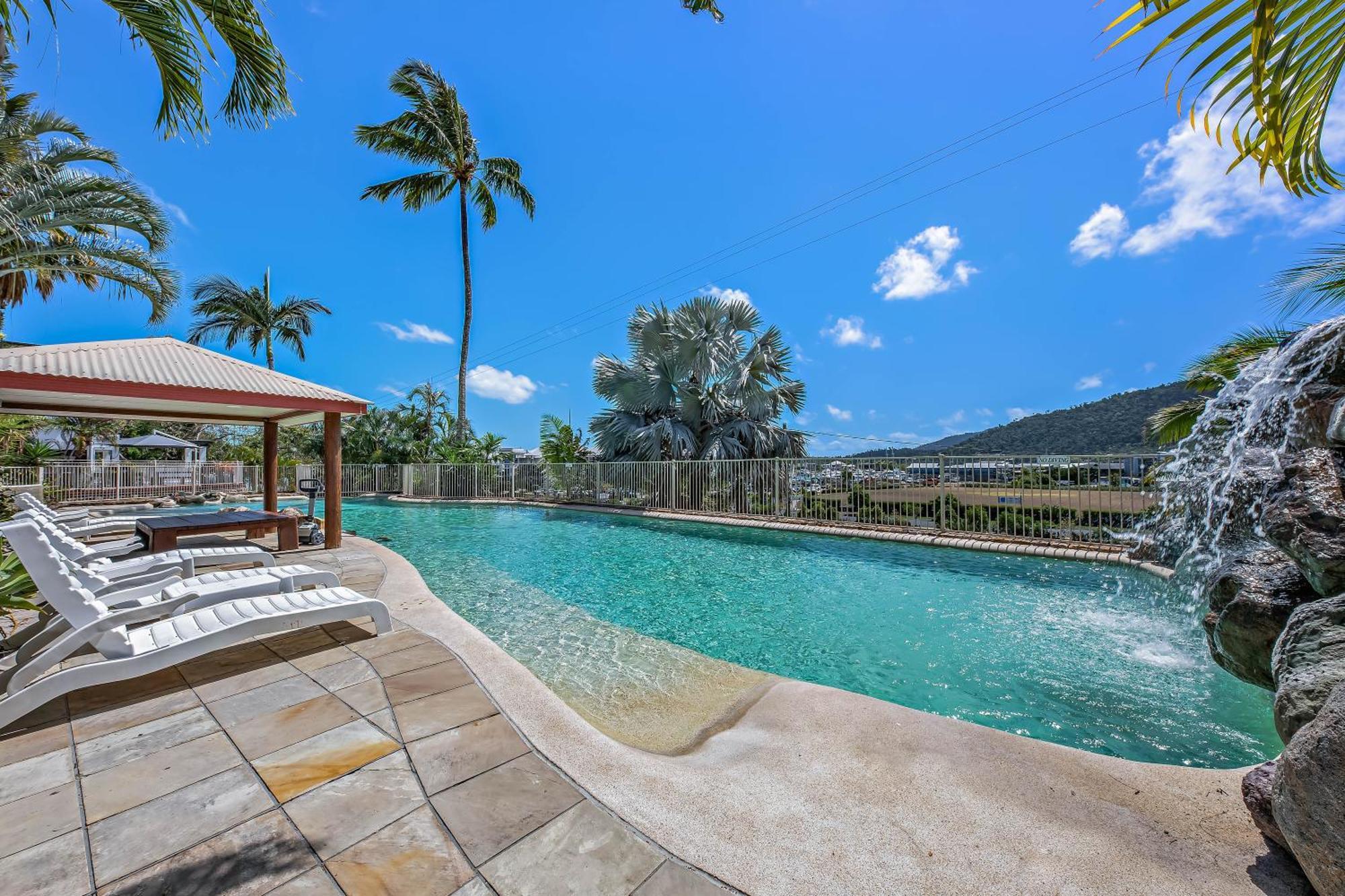 Spa Haven 17B Ocean View Airlie Beach Exterior photo